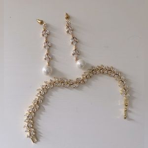 Bridal earrings and bracelet set